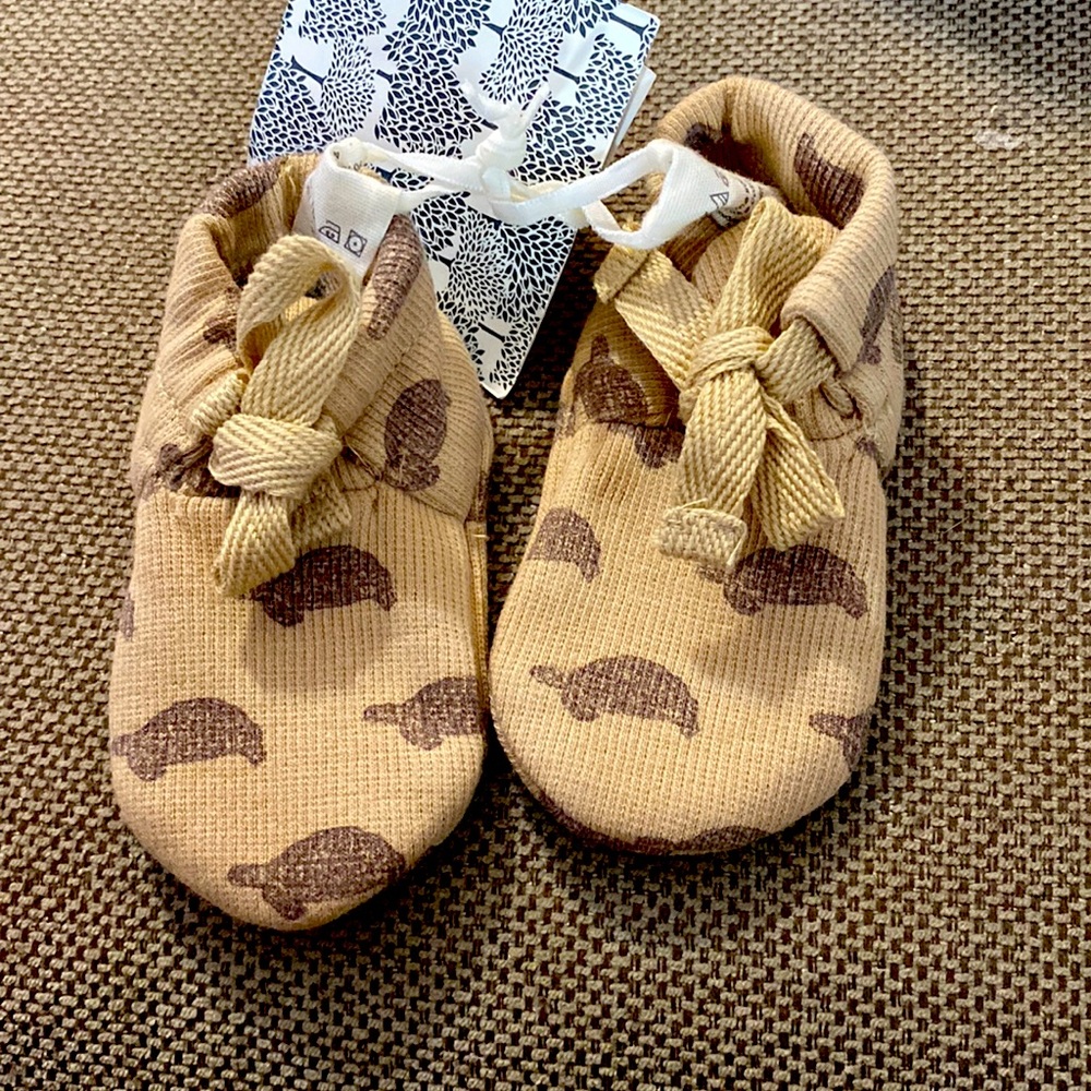 Brand new with tags 3-6 month Kate Quinn turtle booties